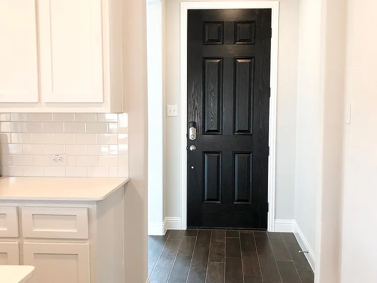 1261 Sharp St — Photo 3