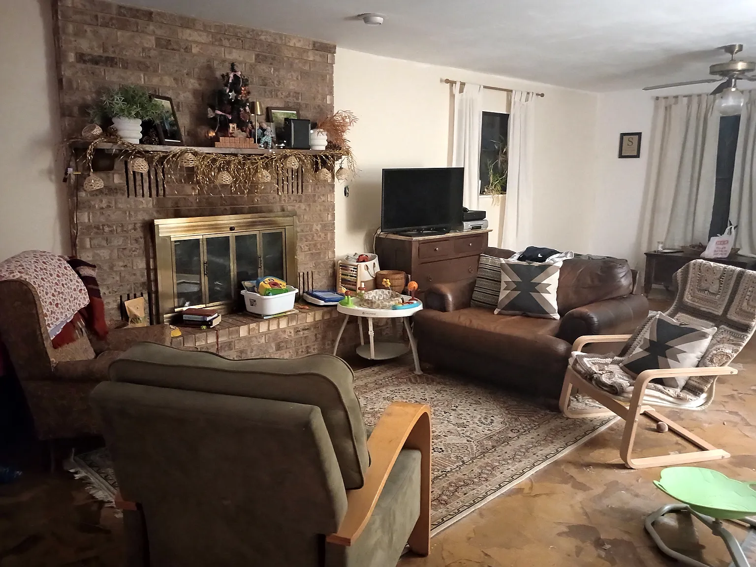4 bed, 2043 sqft, $2,150 — Photo 4