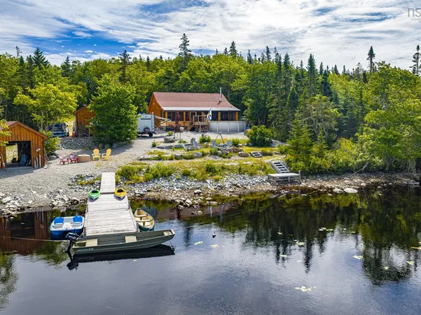 1749 McLeans Lake Rd, Shelburne, NS B0T 1V0
