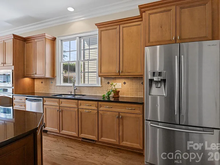 11938 Bradford Park Dr — Photo 14