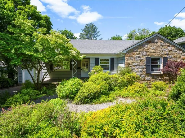 17 Calumet Avenue, Hastings-on-Hudson, NY 10706