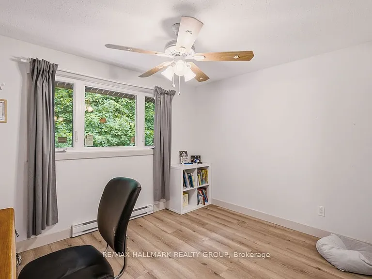 67 Grady Cres — Photo 26