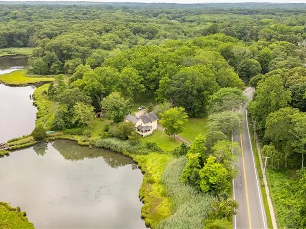 194 Phillips St, North Kingstown, RI 02852