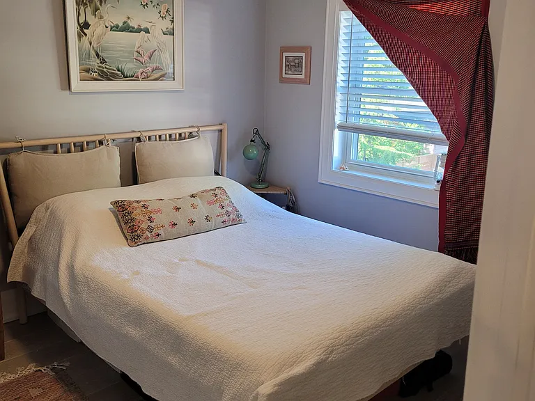 517 Runnymede Rd — Photo 2