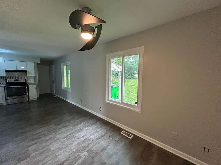23345 Comstock Rd — Photo 4