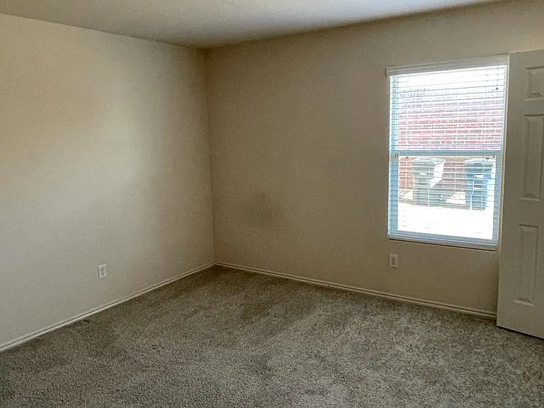 9012 Penny Ln — Photo 11