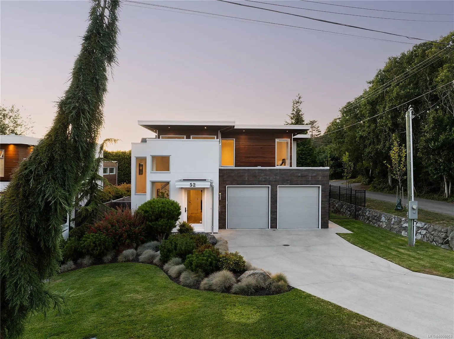 52 Maquinna St photo 1