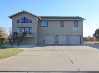 1805 7th Ave SW, Minot, ND 58701