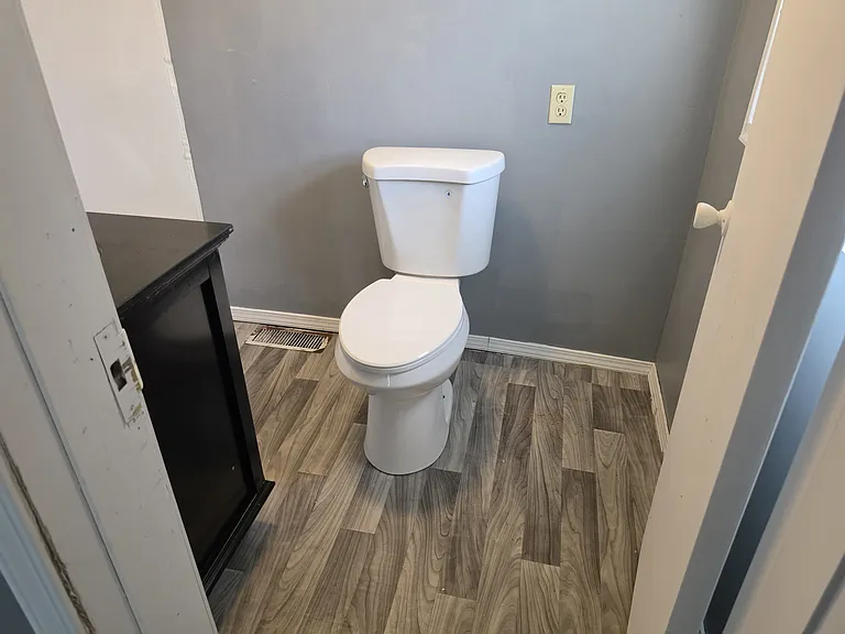 2124 Arthur Ave — Photo 2