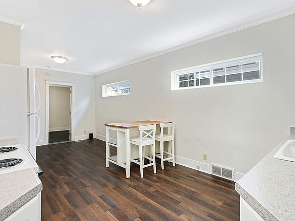 5th image of 1019 21st Ave SE #1A