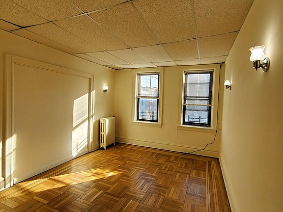 5th image of 74 Fairview Ave APT 4