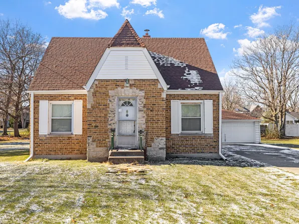 12232 S 70th Ct, Palos Heights, IL 60463