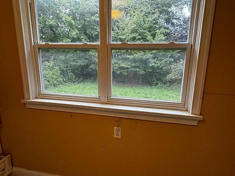 105 Poyntz Ave #UPPER — Photo 7