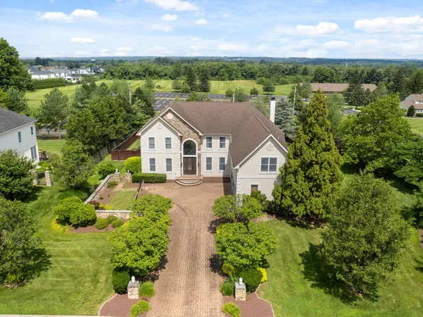 105 Edwards Dr, Churchville, PA 18966