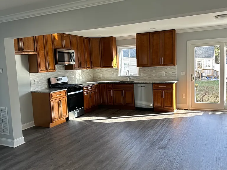 207 N 15th St — Photo 9
