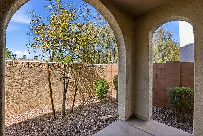 692 N Blackbird Dr — Photo 36