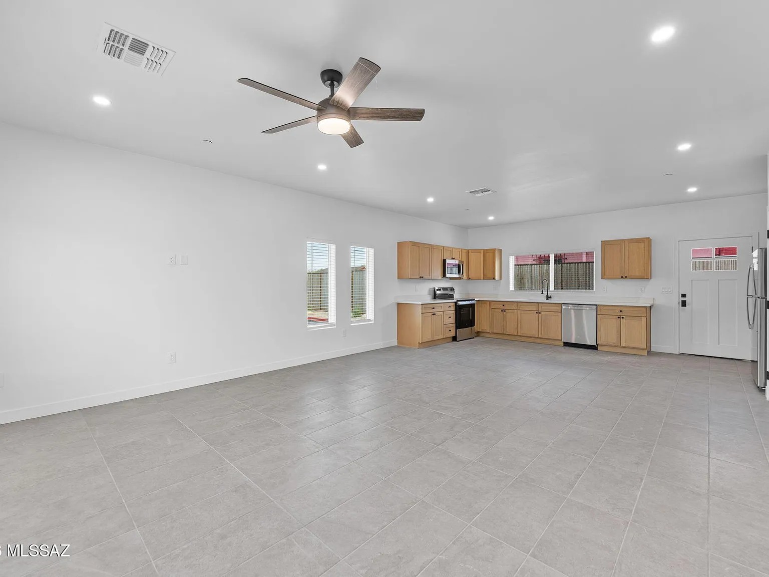 3 bed, 3.5 bath, 1776 sqft, $3,250 — Photo 4
