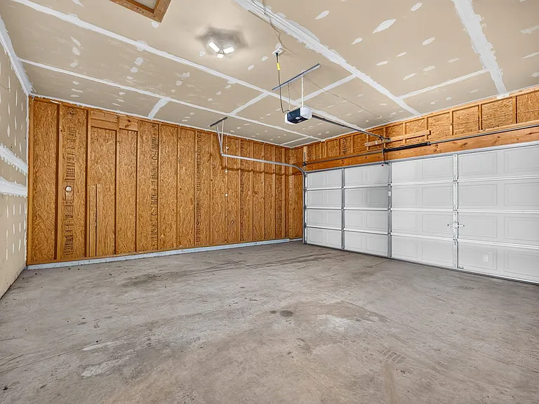 330 Wabash Woods Way — Photo 32