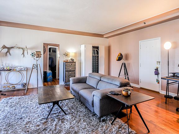 5th image of 800 E Ocean Blvd Unit 906