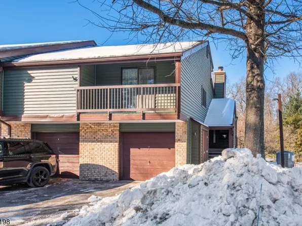 7 Summit Ct, Clinton Twp., NJ 08801