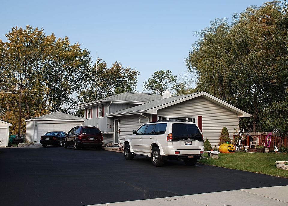 6096 chase ave downers grove