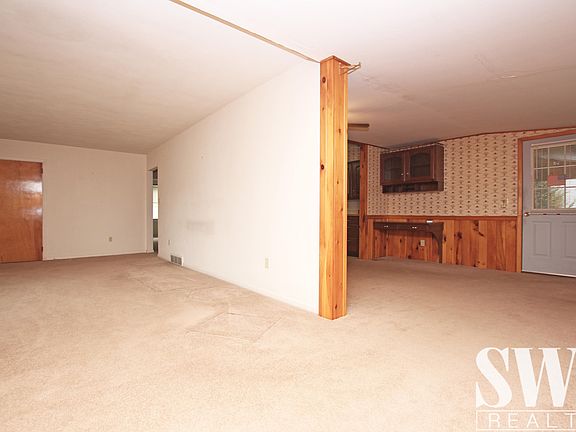 5th image of 211 W 6th Ave S
