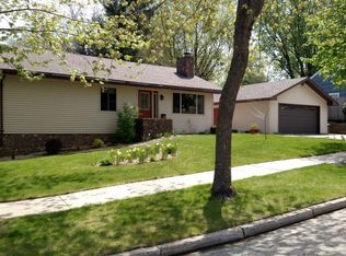 724 N Locust St, Reedsburg, WI 53959