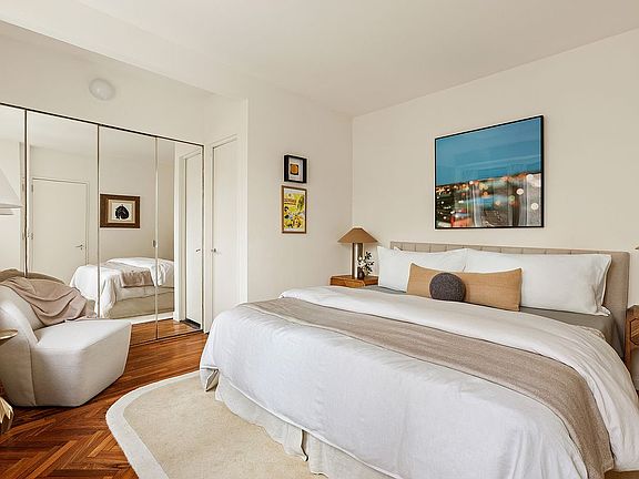 5th image of 216 E 47th St APT 22B