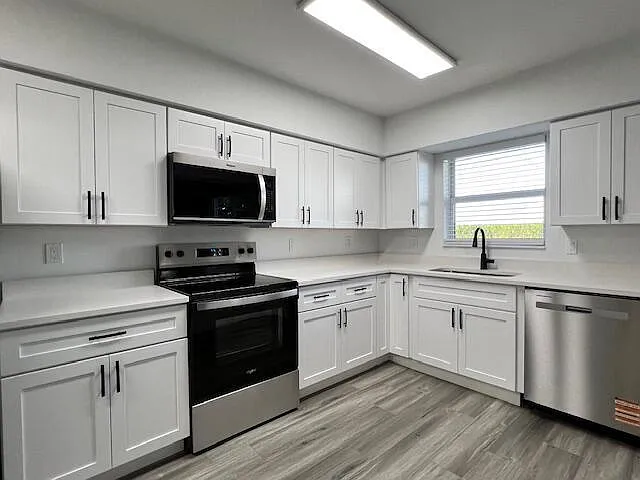 2801 W Canal St N — Photo 2