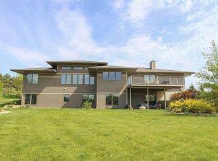 3131 Skyline Dr, Cedar Falls, IA 50613