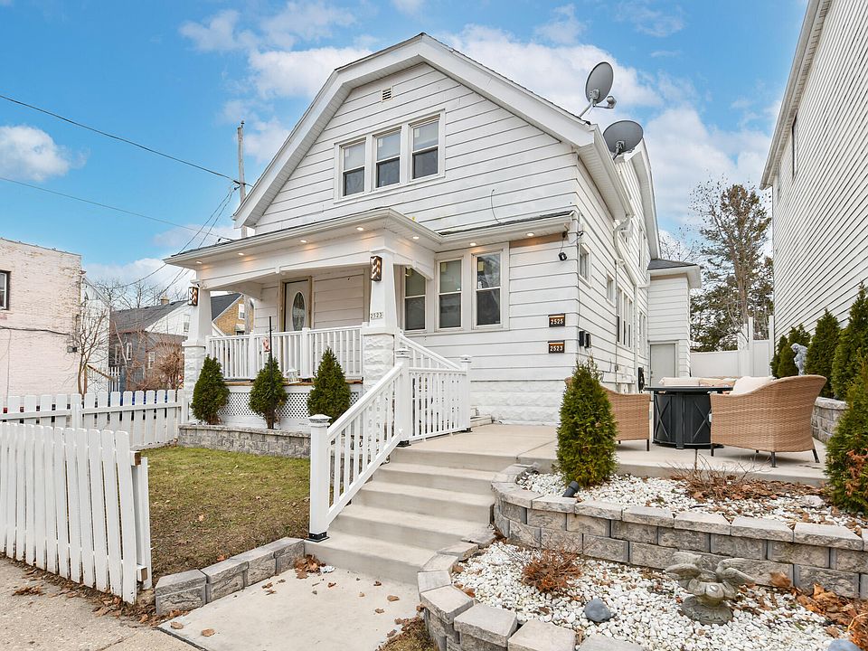 1st image of 2523 W Maple St