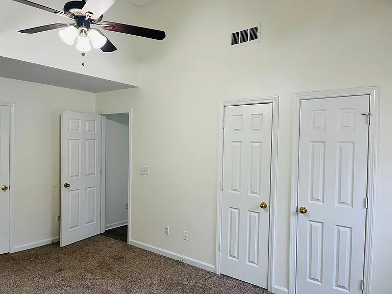 4037 Ravenwood Ct — Photo 25