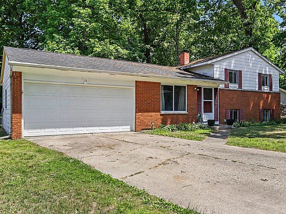 3rd image of 16 Oak Grove Rd