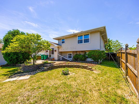 2nd image of 2712 Billie Limacher Ln