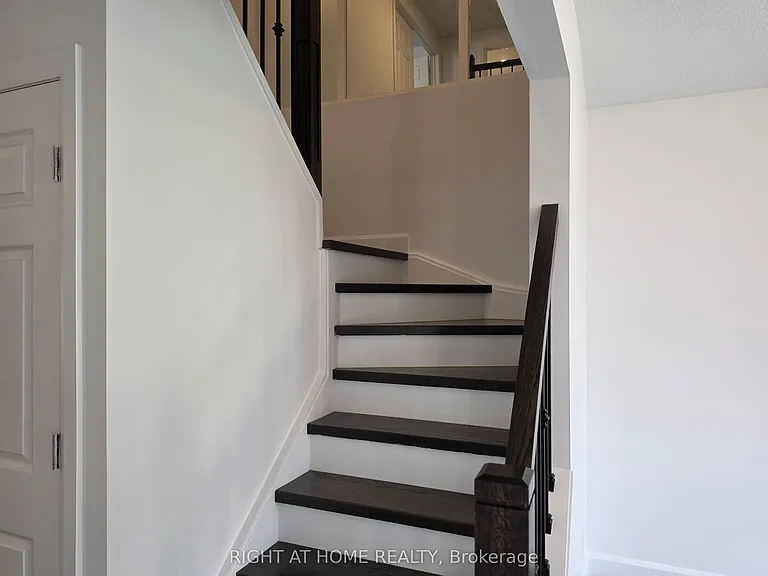 127 Dewitt Rd — Photo 13