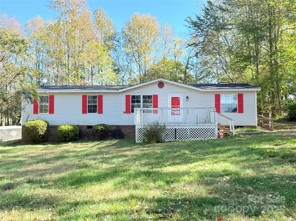 419 Twin Oaks Rd, Statesville, NC 28625