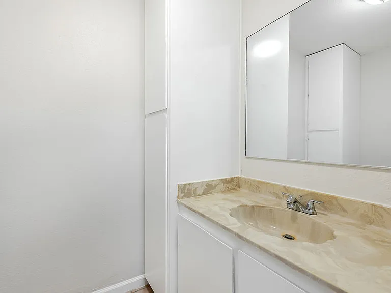 1773 N Congress Ave — Photo 16