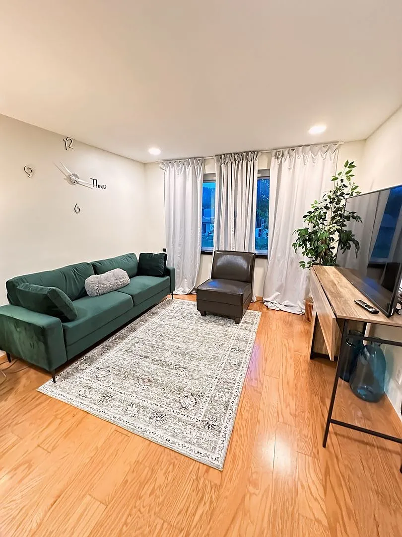Charming 2BR Apartment in Saint Louis — Photo 1