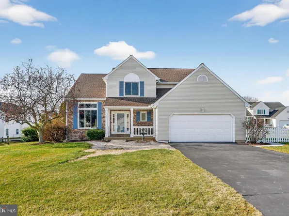 5 Charcoal Ct, Newark, DE 19702