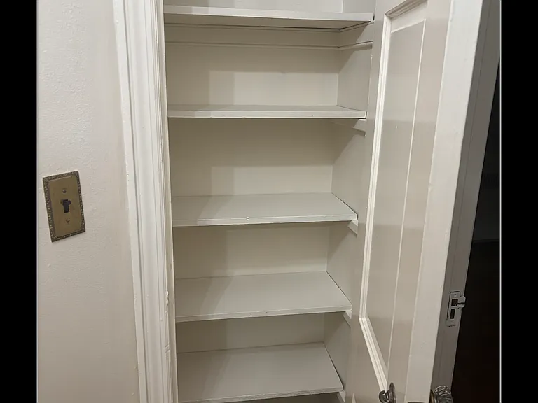 1870 Hering Ave #3 — Photo 9