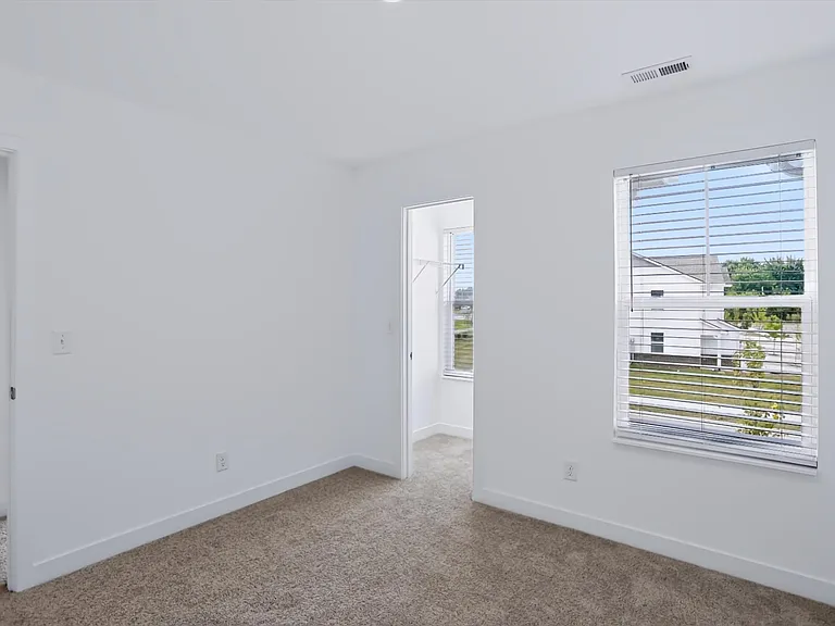406 Monarch Ln — Photo 31