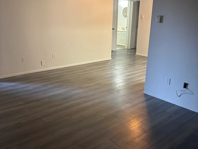 1430 Vega Cir #3 — Photo 2