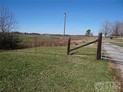 3rd image of 543 Dobbins Pike