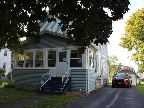 27 Bennett Ave, Oakfield, NY 14125