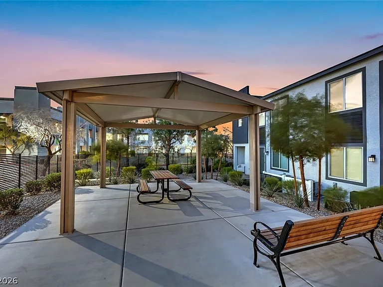 129 Laguna Commons Ln — Photo 31