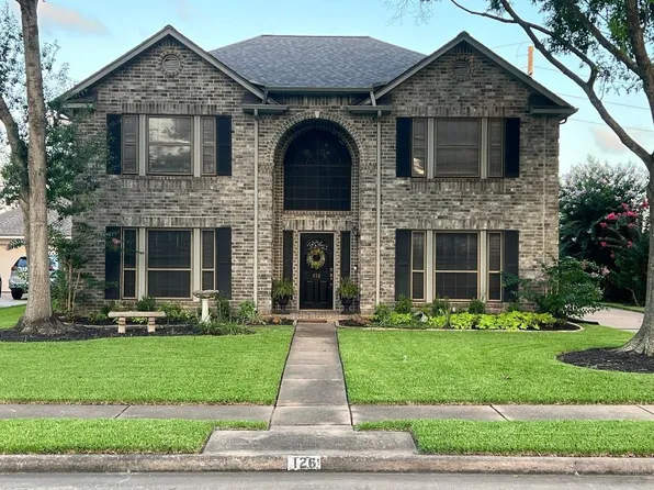 126 Shadow Wood Dr, Sugar Land, TX 77498