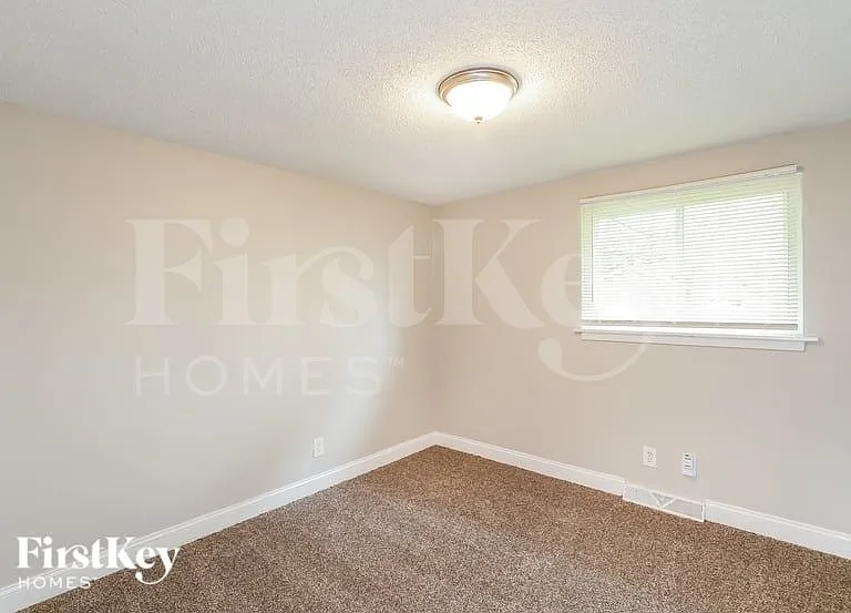 5044 N Bellaire Ave — Photo 12