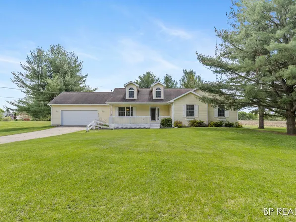 2384 Island Hwy, Charlotte, MI 48813