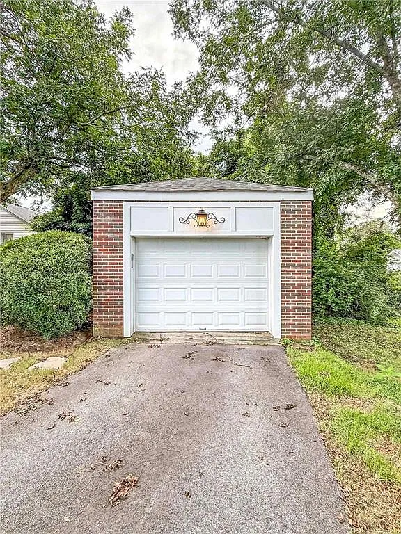3 bed, 2.0 bath, 1602 sqft, $2,600 — Photo 4