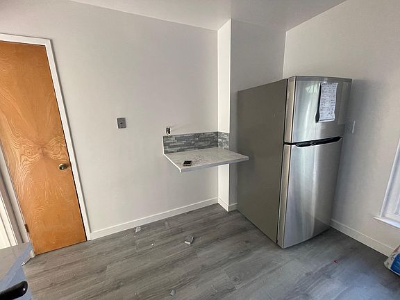 2nd image of 380 26th Ave APT 1